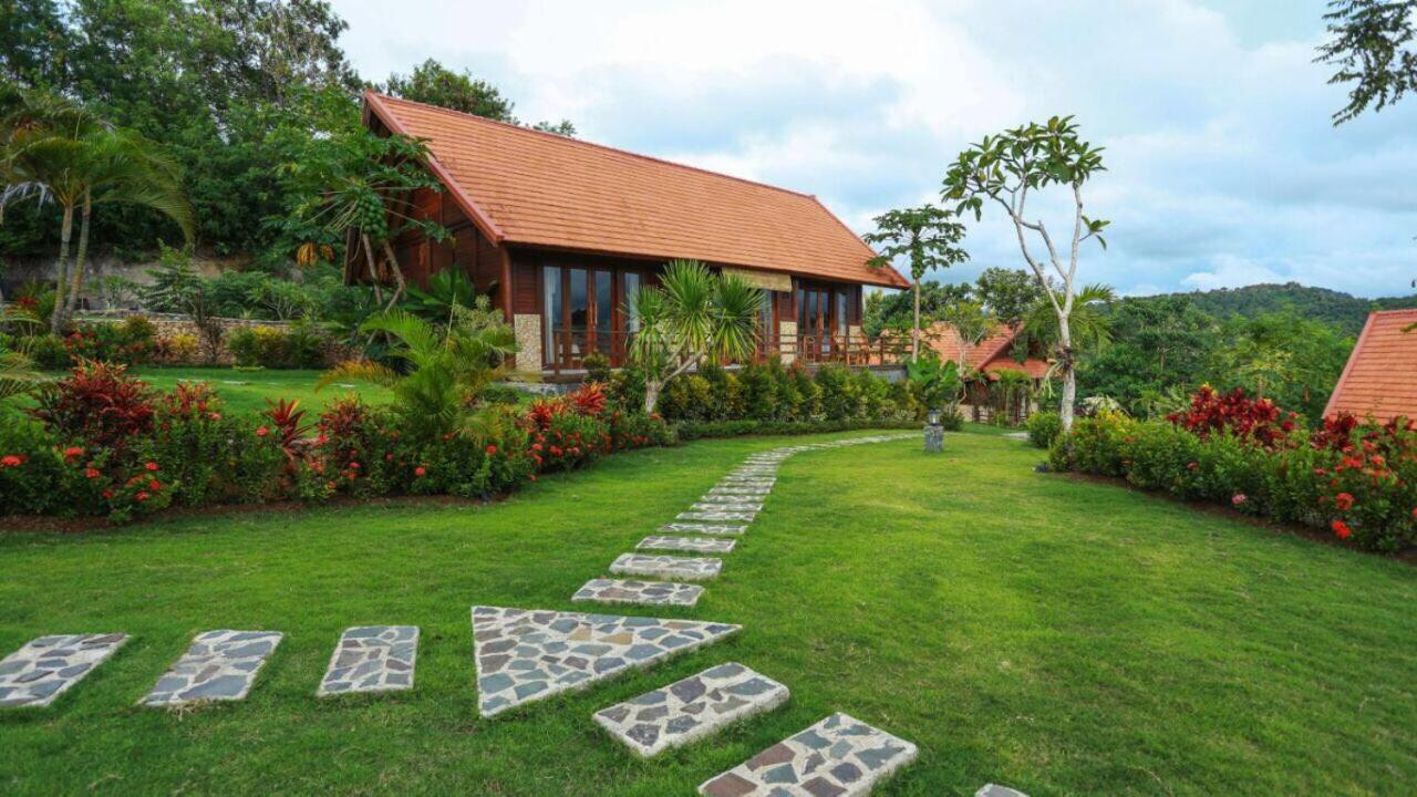 Villa Domanik Labuan Bajo Esterno foto