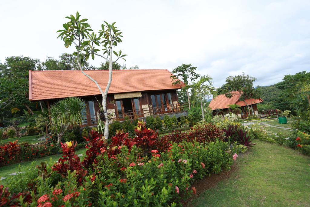 Villa Domanik Labuan Bajo Esterno foto